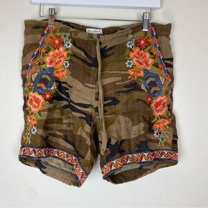 Johnny Was JW Los Angeles Camo Floral Embroidered Linen Shorts XS